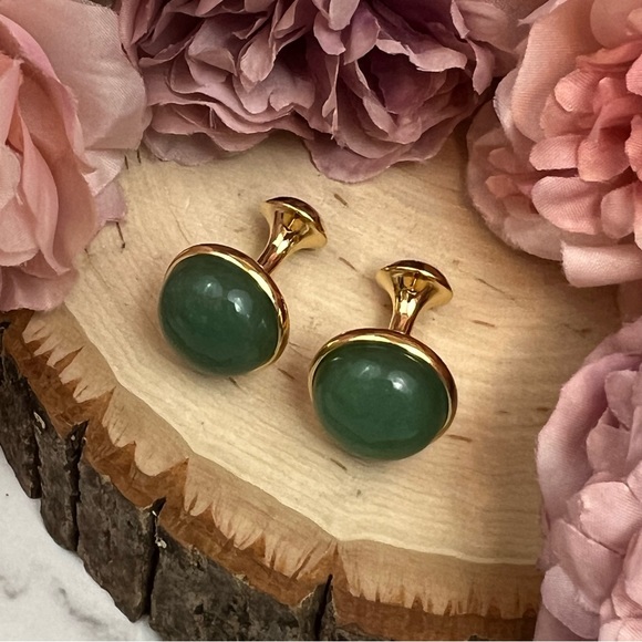 Elegant Round Green Aventurine Quartz Cufflinks - Picture 8 of 17